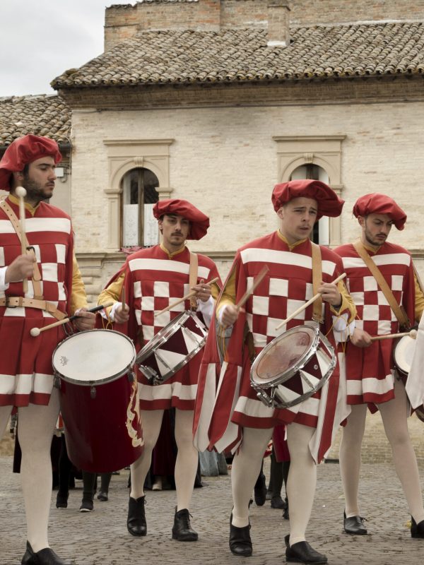 Tamburi pronti per lo spettacolo dell'evento